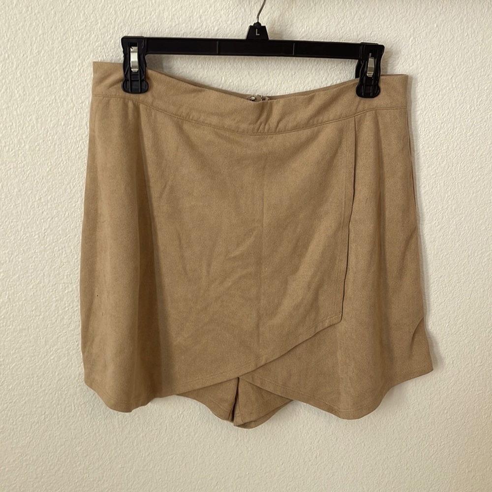 Tan/Cream suede skort